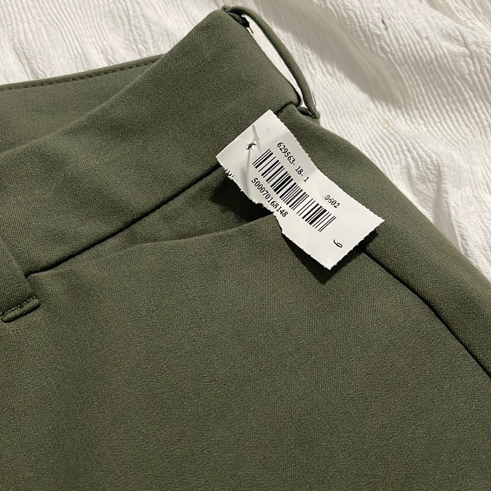 NWT- Old Navy - 24+. Pixie Pant - Picture 6 of 9